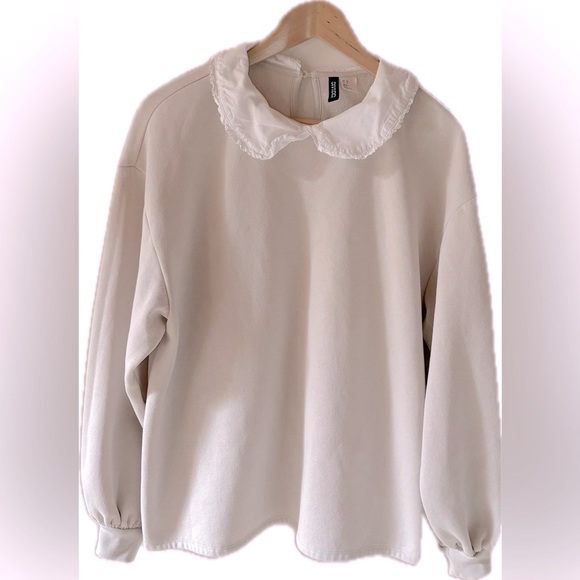 H&M Powder Beige Collared Sweatshirt - Picture 2 of 5